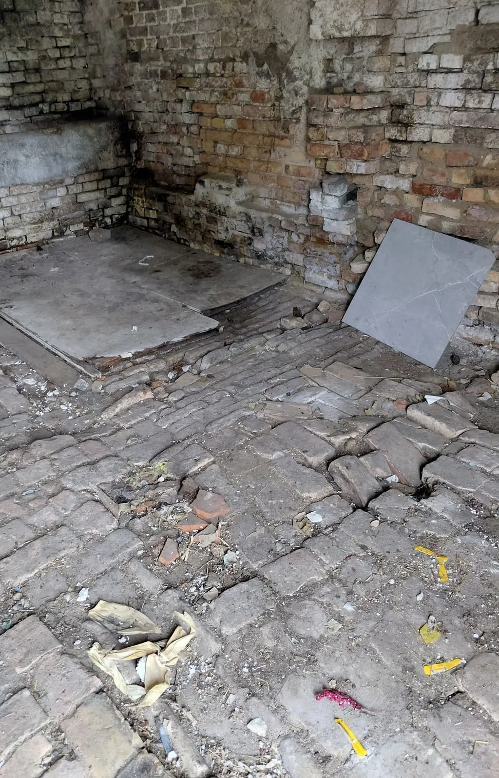 Remont starej komórki na pomieszczenie mieszkalne