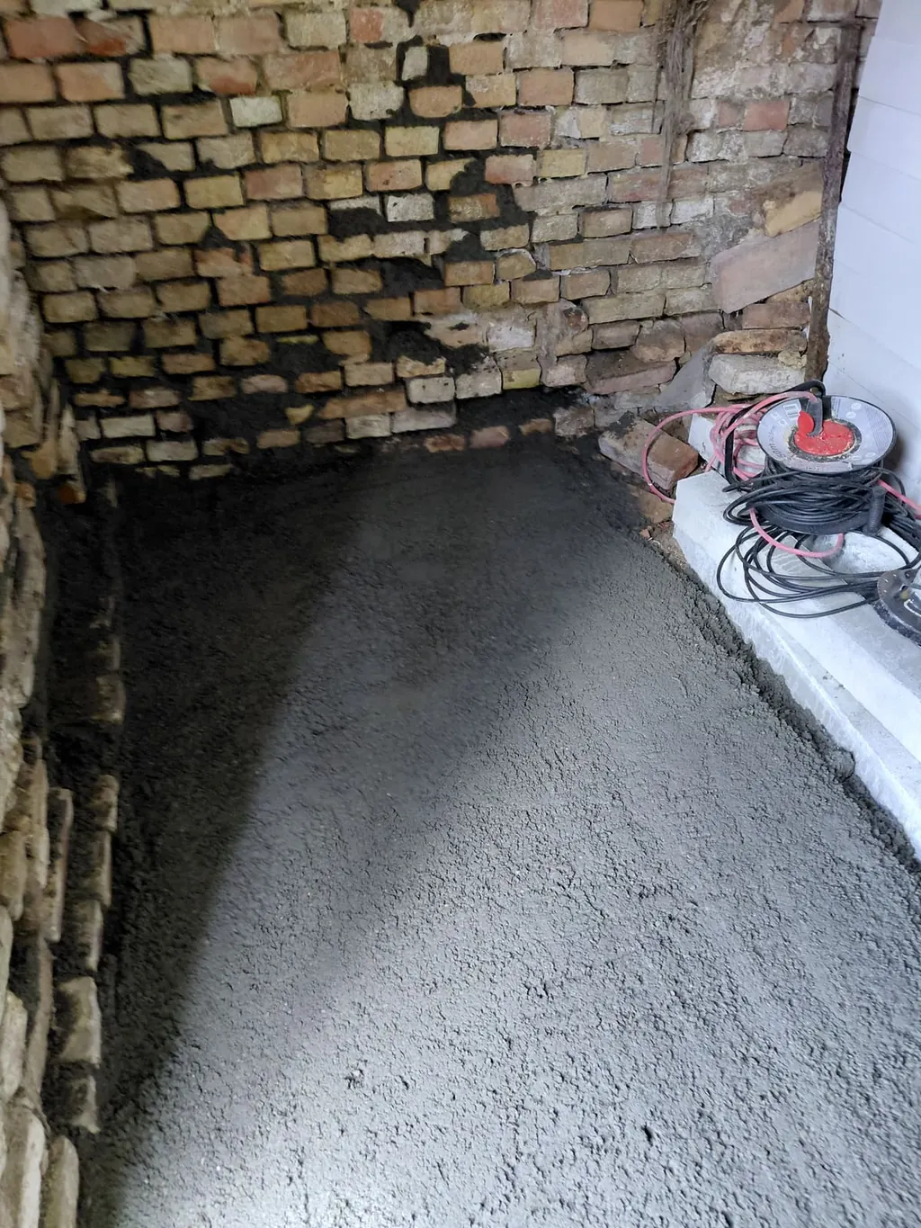 Remont starej komórki na pomieszczenie mieszkalne — realizacja 6